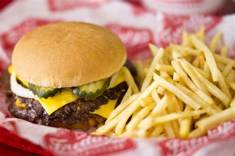 Freddy's vs In-N-Out: Why Freddy's Steakburgers Has Other Chains Beat - Thrillist