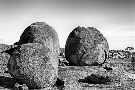 Devil's Marbles Photograph by Douglas Barnard - Fine Art America