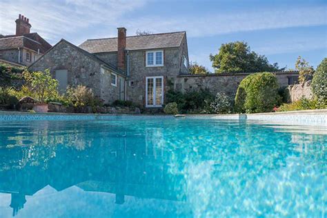 Cornwall Holiday Cottages with Swimming Pools | Holiday homes with a pool in Cornwall