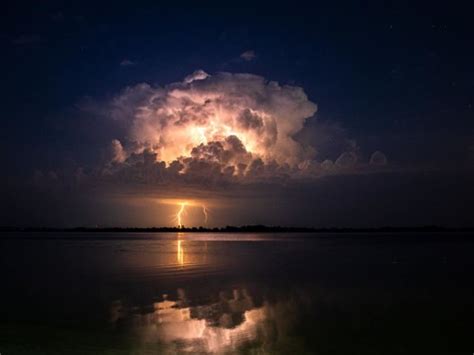 The Weather Network - ‘Heat lightning’ is summer’s peaceful and misunderstood secret