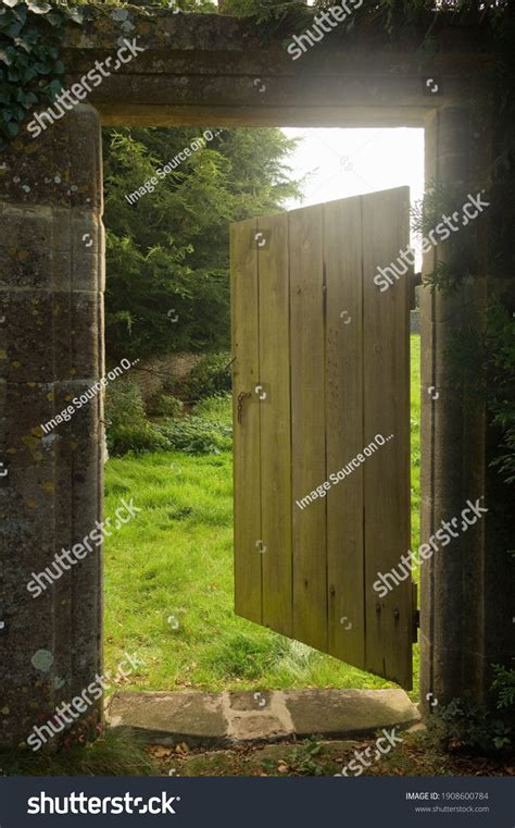 Open Gate Walled Garden Stock Photo 1908600784 | Shutterstock