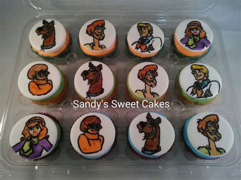 Sandy's Sweet Cakes: Scooby Doo cupcake toppers and cake