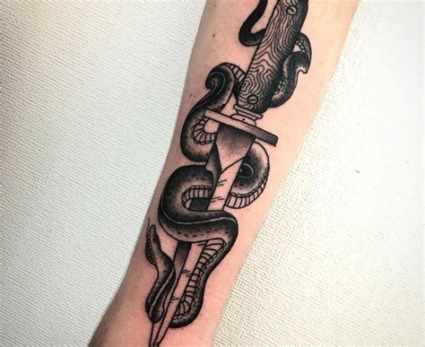 12+ American Traditional Dagger Tattoo Ideas That Will Blow Your Mind!