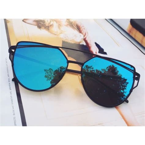 Blue Mirrored Sunglasses | Blue mirrored sunglasses, Mirrored ...