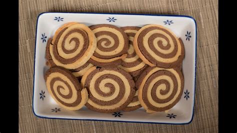 How to make spiral cookies - vanilla and chocolate cookies - YouTube