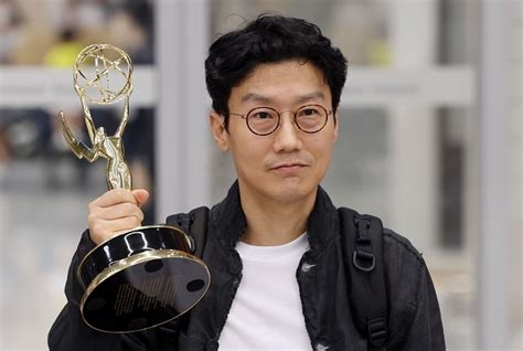 'Squid Game' Creator Hwang Dong-hyuk Returns Home After Emmy Victory ...