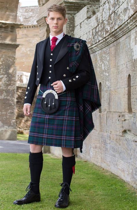 Pin by Günther on Scotts? | Kilt outfits, Scottish clothing, Scottish kilts