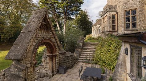 The Wiltshire Countryside hides the superb Devizes Castle