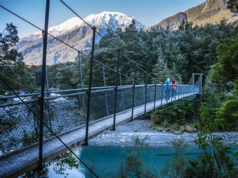 7 Unmissable Things to See Along Haast Pass to the West Coast