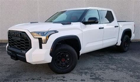 Ice Cap (AKA White) Touchup Paint (040) for a 2023 Toyota Tundra ...