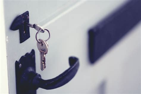 5 Places You Should Never Hide Your House Keys - 911 Lock and Key ...