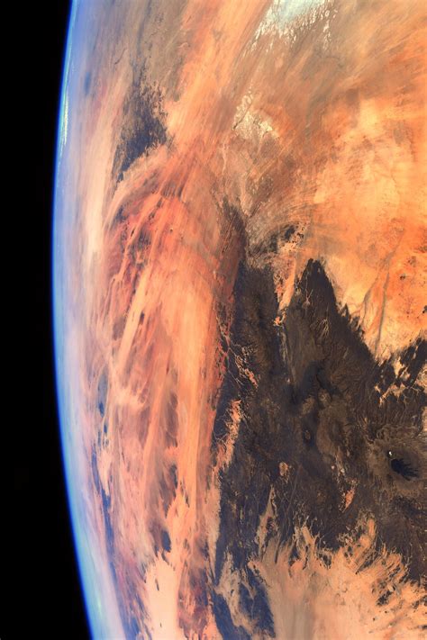 Is This Incredible Photo of Earth or Mars? : ScienceAlert