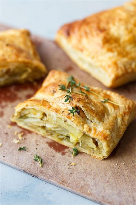 Potato Leek Cornish Pasty (Easy Cornish Pasties) - A Beautiful Plate ...