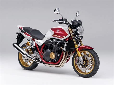 正式発表は近い？ ホンダ「CB1300SF」「CB1300SB」30thアニバーサリーモデル｜30年の栄光の歴史を飾るスペシャルバージョン - webオートバイ