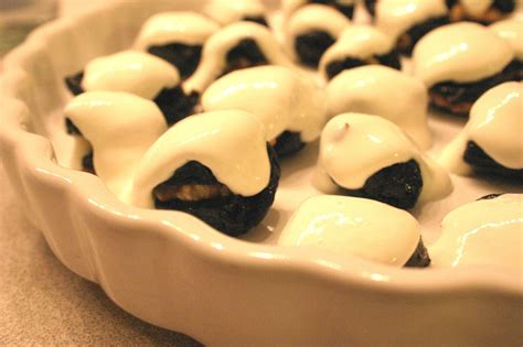 Effortnesslessly: Stuffed Prune Dessert