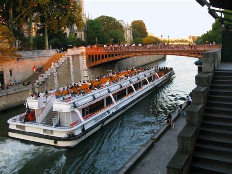 Bateau mouche : découvrir Paris sur la Seine | Pratique.fr