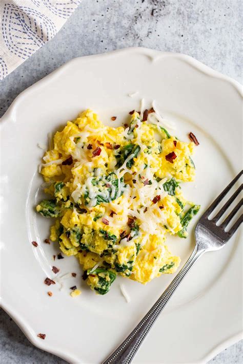 Scrambled Eggs with Spinach - Food Banjo