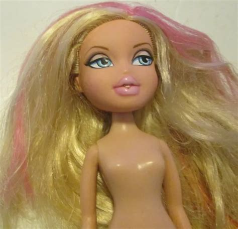 MGA BRATZ DOLL long blonde hair pink streaks, blue eyes, pink lips ...