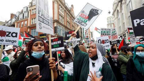 Met Police officer under investigation for shouting 'Free Palestine' at protest | UK News | Sky News