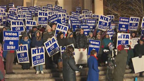 Newton teachers vote to go on strike Friday morning, schools closed