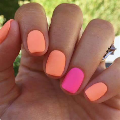 Perfect summer nails! Bright neon and orange matte nails are definitely nail trends 2019. Unhas ...