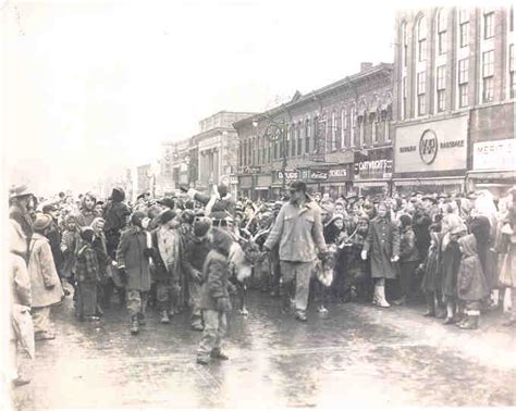 ALBION 1949 CHRISTMAS PARADE - Historical Albion Michigan