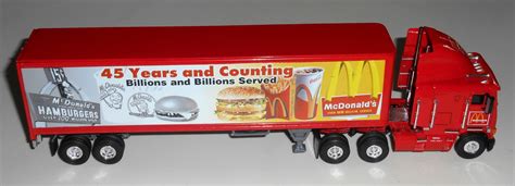 Matchbox Collectibles Die-Cast McDonald's 45th Anniversary Freightliner Tractor Trailer DYM38314