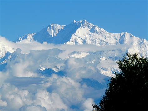 India's Top Most Visiting Place: The Queen of the Hills----Darjeeling