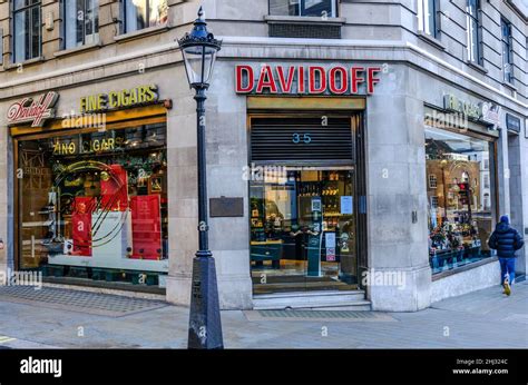 Davidoff of London, cigar shop, St James Street, London SW1 Stock Photo - Alamy