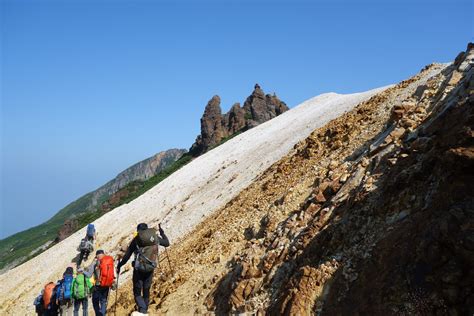 Hiking Shiretoko National Park, Hokkaido. 4-day trip. Certified guide