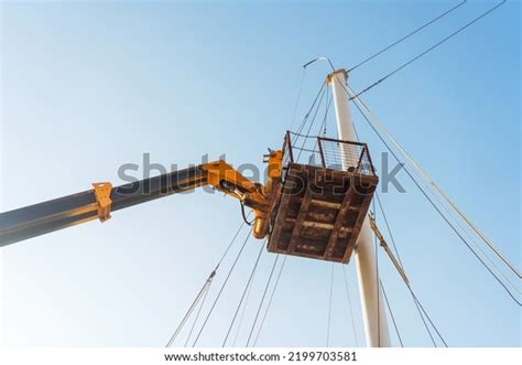 2 Welder Aluminum Yacht Images, Stock Photos, 3D objects, & Vectors | Shutterstock