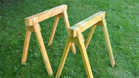 This Simple 2x4 sawhorse plans ~ Bert Jay