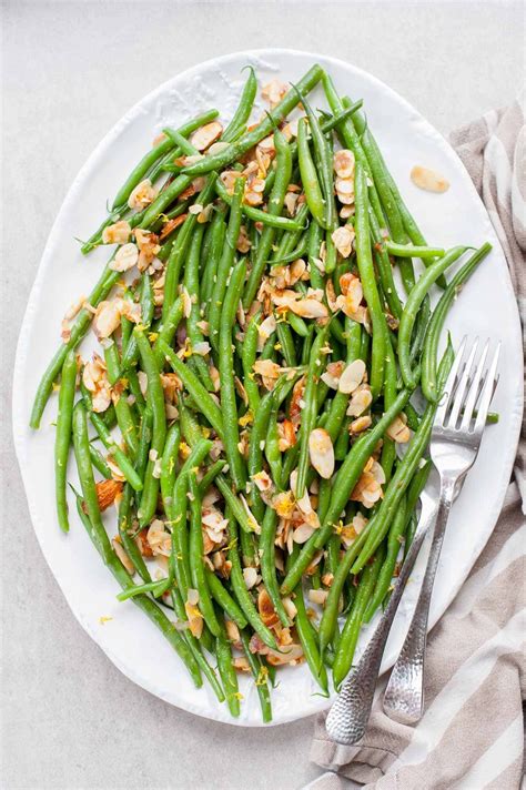 Green beans almondine - Everyday Delicious