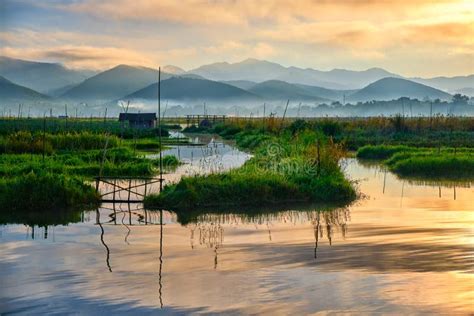 Inle lake at sunrise stock image. Image of sunrise, outdoor - 137537093