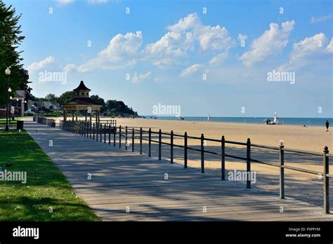 Rochester ontario beach hi-res stock photography and images - Alamy