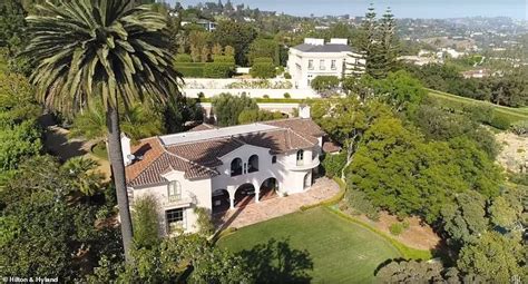 Rupert Murdoch's son Lachlan buys Bel Air estate for $150million ...