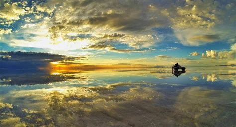 Salar de Uyuni, The World's Largest Natural Mirror - Traveldigg.com