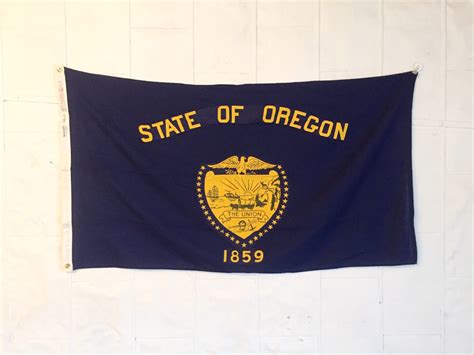 VINTAGE OREGON STATE FLAG – Catalpa