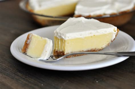 Creamy Lemon Custard Pie - Homemade recipes