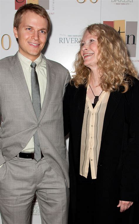 Mia Farrow 'mirin her son ronan with pride : GirlsMirin