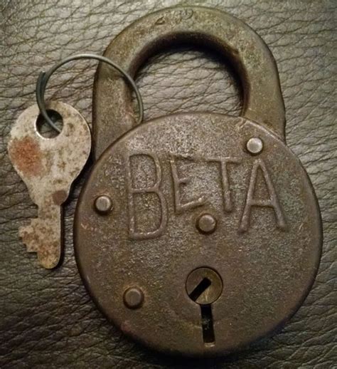 VINTAGE ANTIQUE BETA PADLOCK LOCK ORIGINAL KEY WORKS MADE IN USA GREAT PATINA -- Antique Price ...