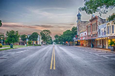 A Weekend Trip to The Most Beautiful Town Square in Texas