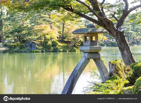 Kenrokuen garden in Kanazawa — Stock Photo © leungchopan #137987014