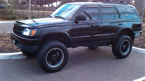 Lifted Toyota 3rd Gen 4Runner with Train horns and On board Air - YouTube