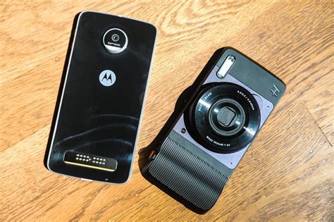 Moto Z Phone Gets a Hasselblad Camera, but Not High-End Photos - WSJ