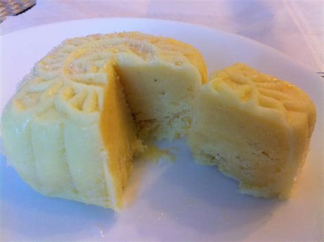 La Patisserie- Mooncake Only for Durian Lovers :)