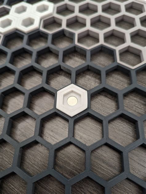 Metal and Magnetic Inserts for Honeycomb Wall von Infinity Labs LLC | Kostenloses STL-Modell ...