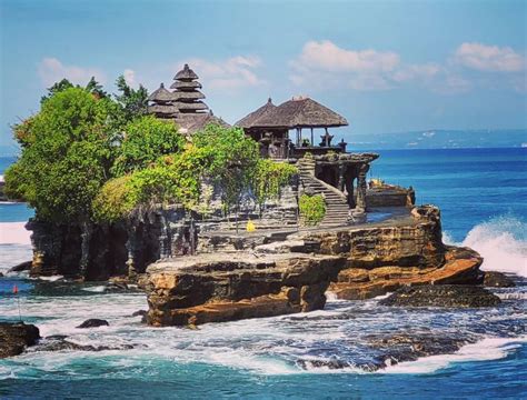 7 Rekomendasi Wisata Sekitar Tanah Lot Bali, Alas Kedaton hingga Pantai ...