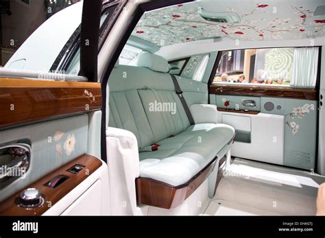 Rolls Royce Phantom Interior / 2019 Rolls Royce Phantom Interior Exterior And Drive Youtube ...