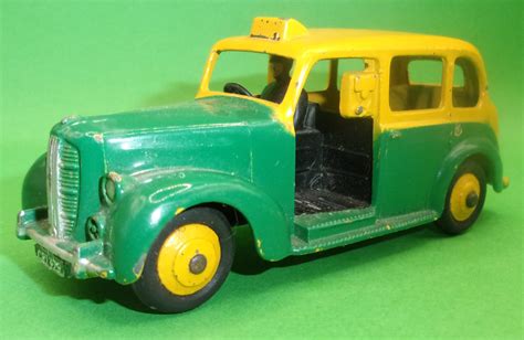 Boxed Dinky Toys 254 Austin Taxi 1956-59 Two Tone - Sally Antiques